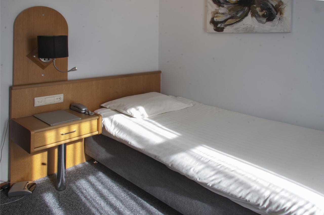 Hotel & Appartementen Royal Sas van Gent Luaran gambar